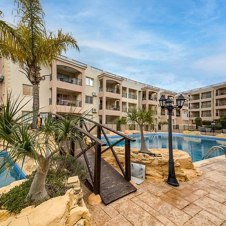Sunny View - A Stunning Apartment With Private Rooftop Paphos Exterior foto
